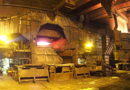 Neuer Konverter im Stahlwerk Gent in Betrieb genommen